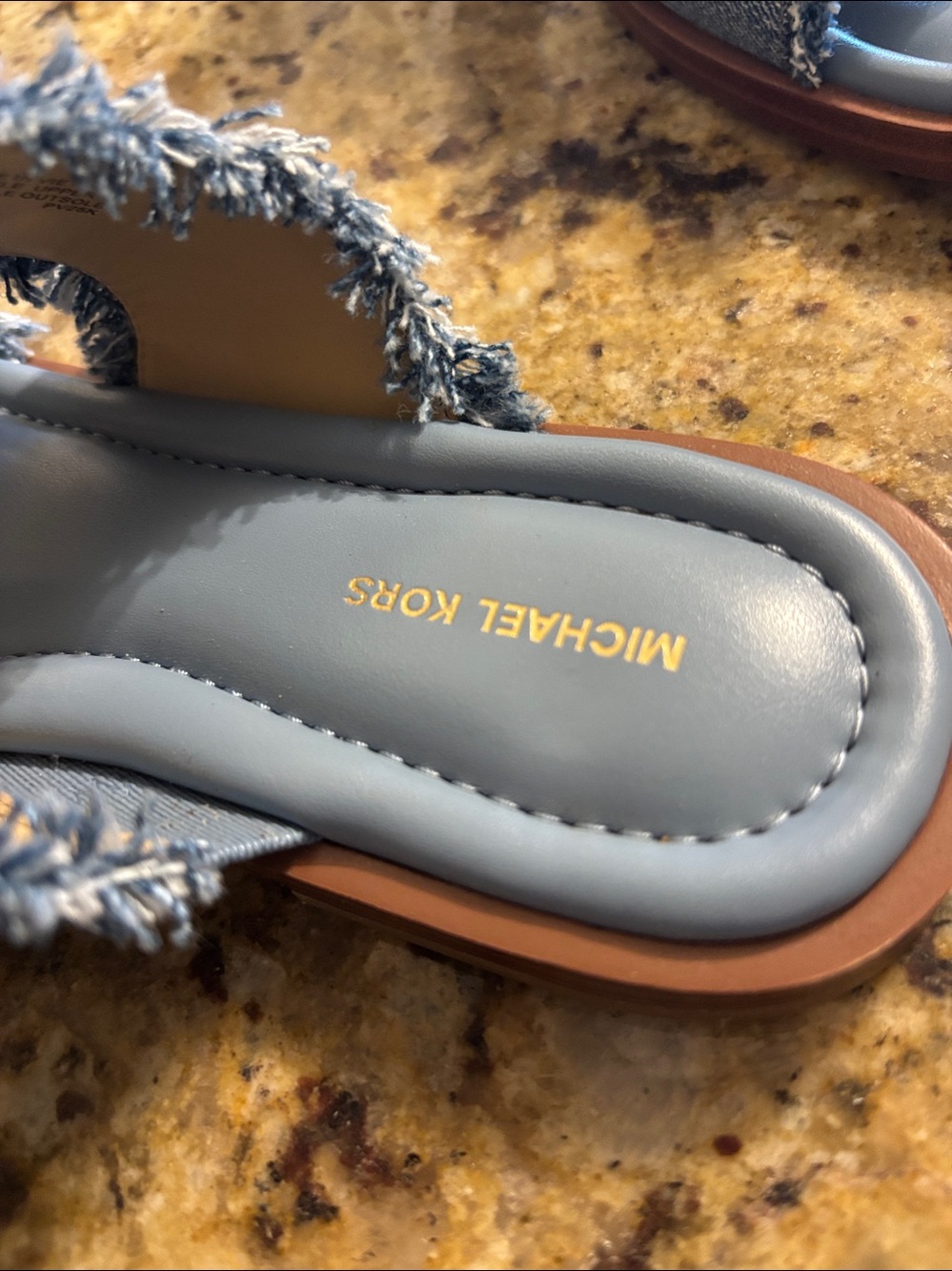 Women’s Micheal Kors sandals - Picture 2 of 4